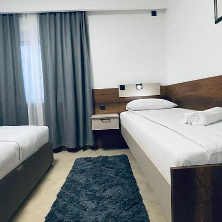 Kollar D Guest House - Prenociste Rooms Subotica Bagian luar foto