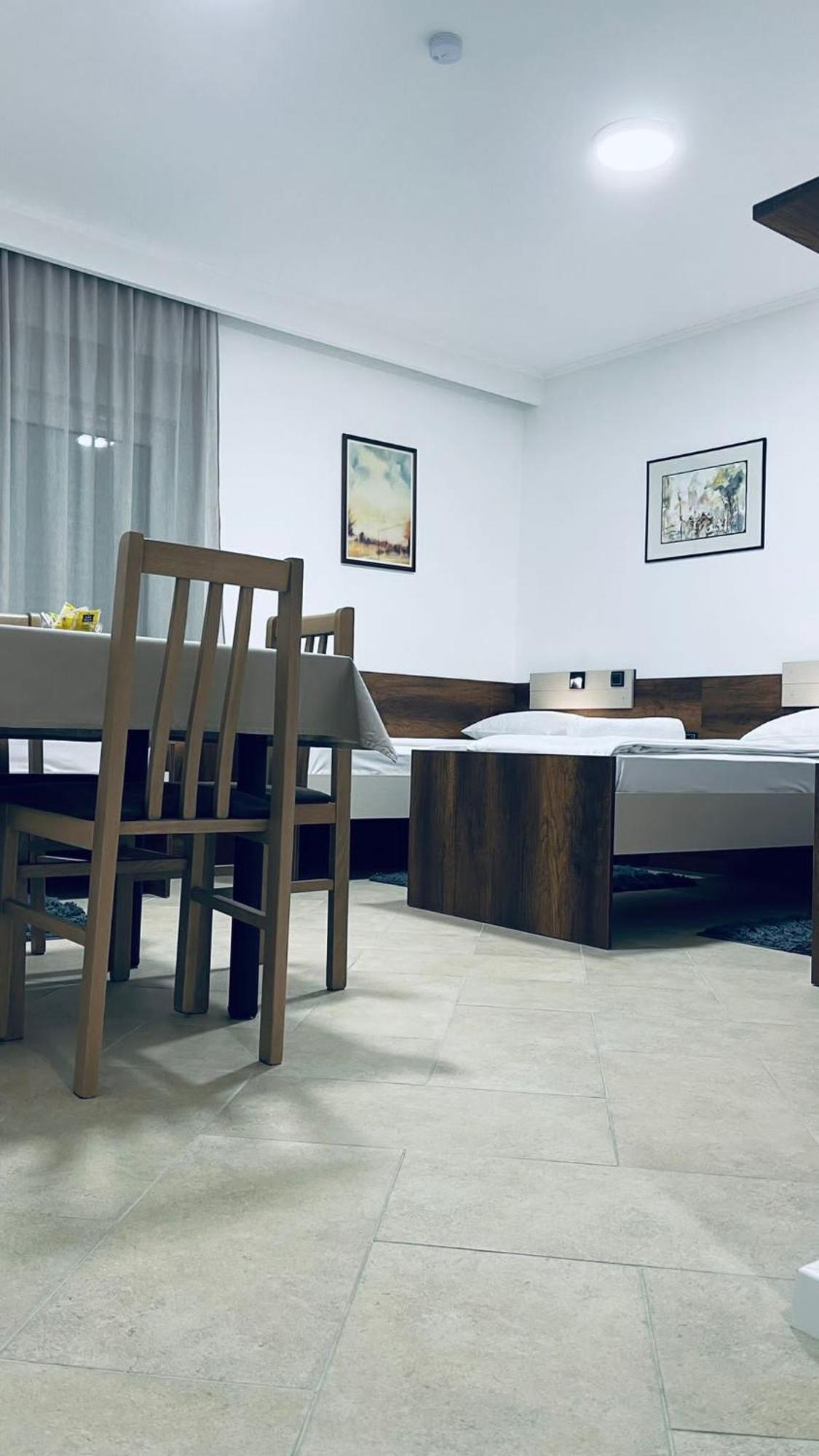 Kollar D Guest House - Prenociste Rooms Subotica Bagian luar foto