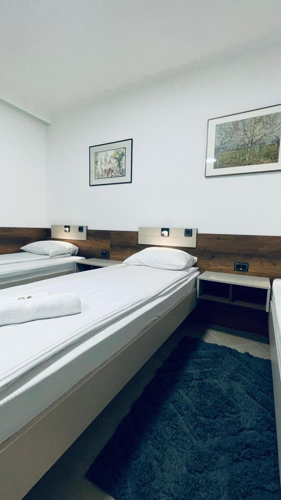 Kollar D Guest House - Prenociste Rooms Subotica Bagian luar foto