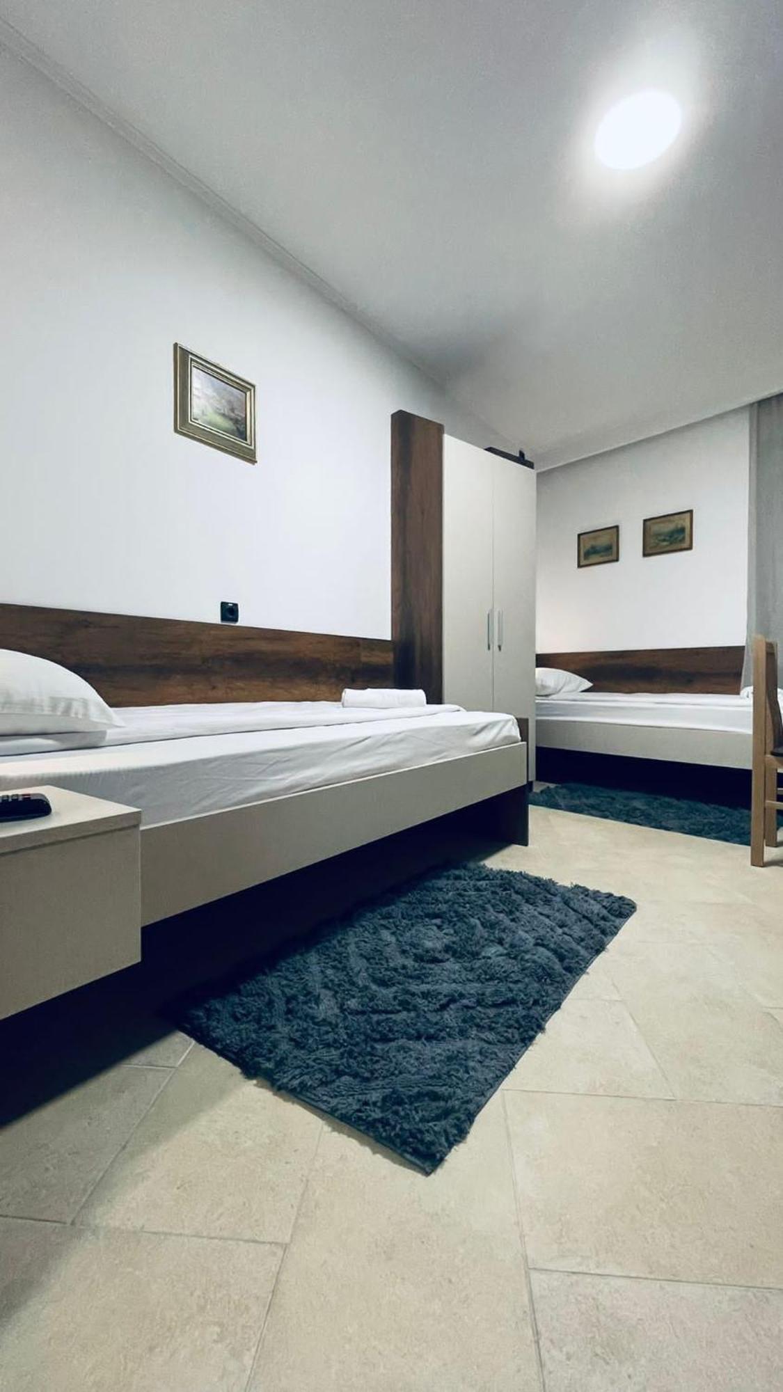 Kollar D Guest House - Prenociste Rooms Subotica Bagian luar foto