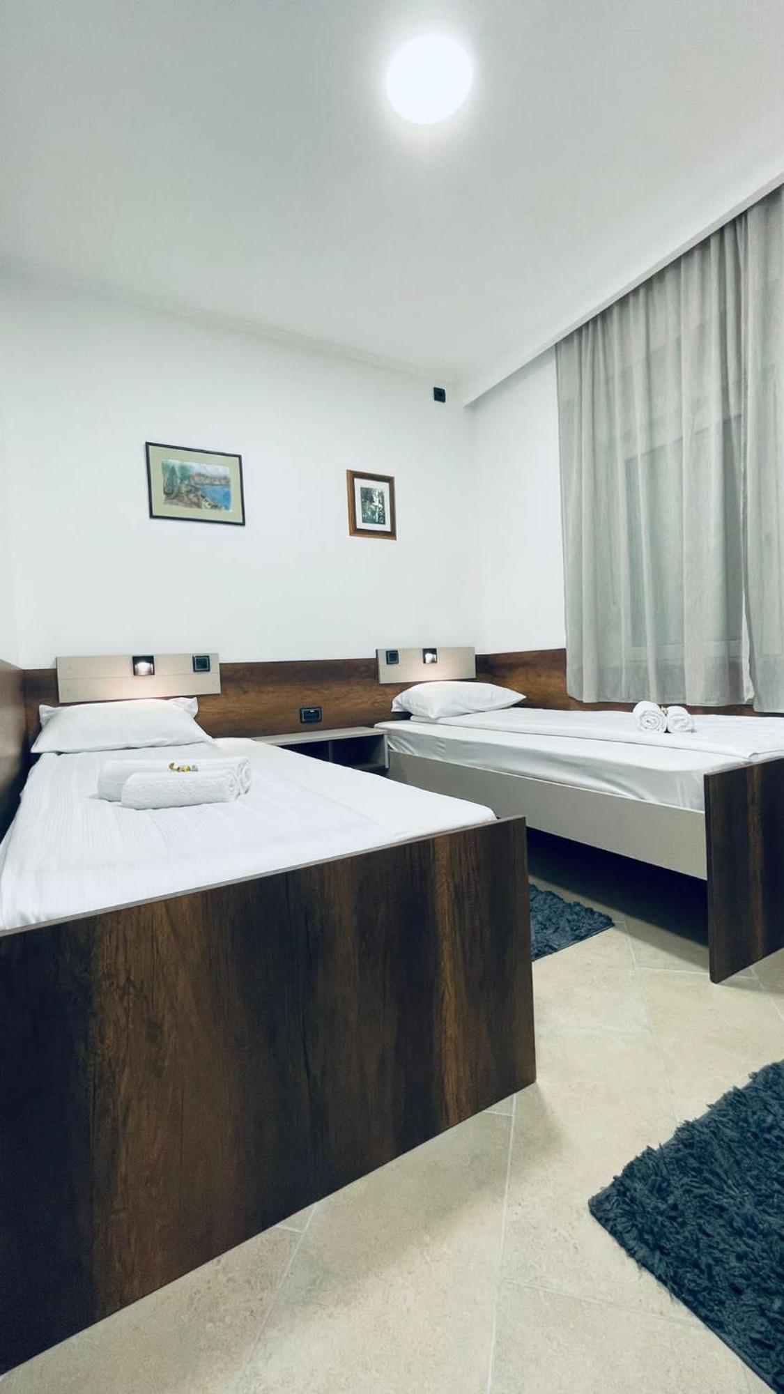 Kollar D Guest House - Prenociste Rooms Subotica Bagian luar foto