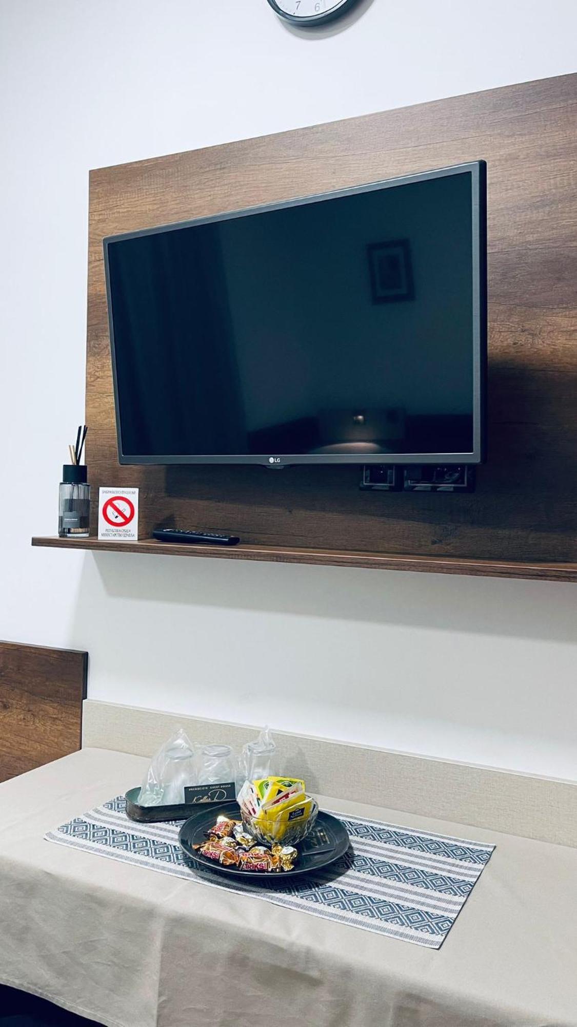 Kollar D Guest House - Prenociste Rooms Subotica Bagian luar foto